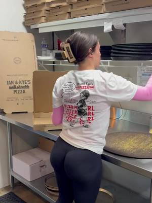 Pizza girl with her new merch and another sizzler straight out the oven. Thin is in baby #pizza #girl #fyp #food #fitness 