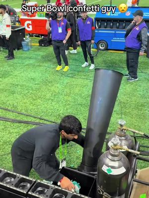 What’s it like being the Super Bowl confetti guy 😦 (🎥:@bkaminsky) #SuperBowl 