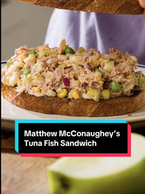 Save this recipe to your “Quick Lunch” collection! • Here’s what you need:  2 cans tuna fish, drained 1 tbs fresh lemon juice 1 tbs apple cider vinegar 1/4 cup red onions, diced 1/4 cup dill pickles, diced 1 green apple diced 1 cob corn, kernels removed 1/4 cup frozen peas 1 cup jalapeno chips, crushed 1/2 cup light mayo 1 tbs wasabi paste • Save this one folks!