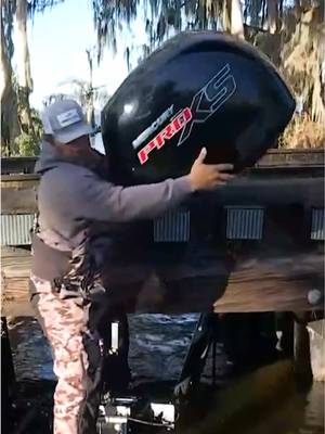 Talk about going the extra mile! @Keith Poche is always doing whatever it takes to reach bass that rarely see other boats. What’s the craziest thing you’ve ever done in pursuit of a lunker? #bassfishing #sharemylake #determination #crazy #extramile  @TW @MillerTech Lithium @B&W Trailer Hitches 