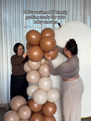 it was a team effort setting everything up 🥹 so thankful my family flew across the country for my baby shower 😭❤️ #babyshower #DIY #diyballoonarch #babyshowerdecor #family 