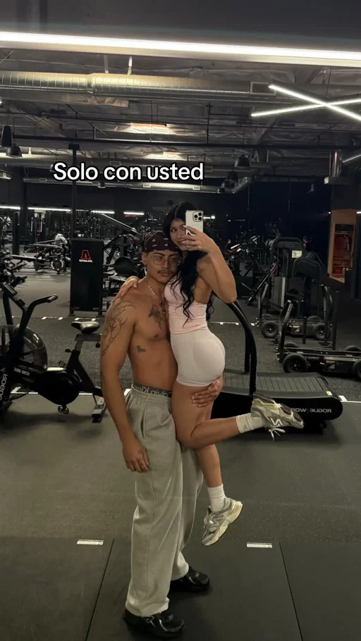 Waiting for Bad Bunny Sunday #GymTok #gymcouple #fypシ #badbunnypr 