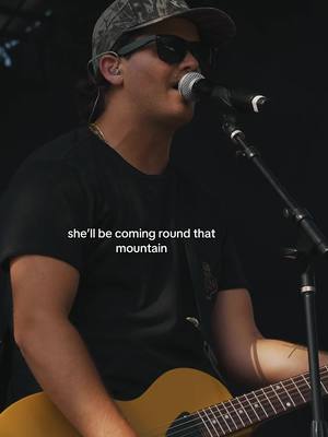 Best if you turn the dial all the way to the right on this one #countrymusic #country #guitartok #lovesong 