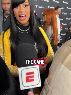 #CardiB message to #StefonDiggs before the Super Bowl at the Fanatics Super Bowl party. 