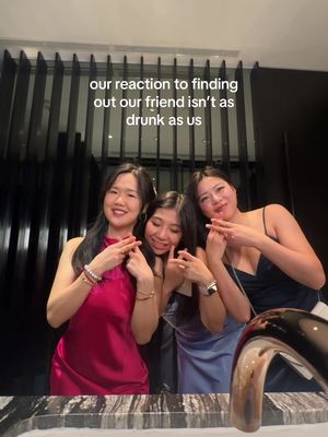 you’d think she told us much more serious news @Brenda Y. @Lena ✨  #femalefriendship #girlhood #girlsbathroom 