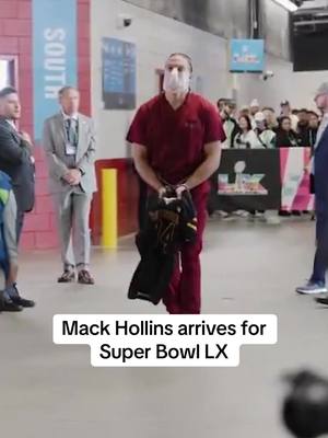 Mack Hollins making a statement pregame. (via @NFL Brasil) #mackhollins #SuperBowl #patriots #football #superbowllx 