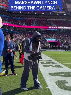 He’s just here so he doesn’t get fined. #nfl #seahawks #marshawn #SuperBowl #camera 