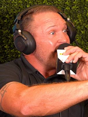 Getting hit with a “Deez nuts” from a HOF linebacker 😭 #nfl #brianurlacher
