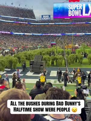 The Bushes during Bad Bunny’s halftime show were people 😦(🎥:@Ludwig) #SuperBowl #nfl #badbunny 