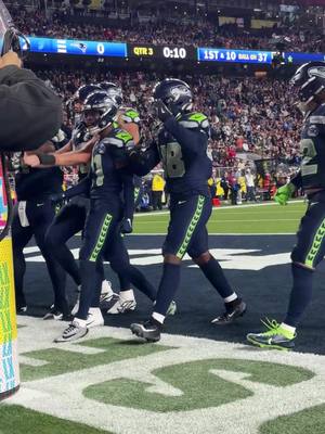 We’re the biggest birds 😤 #nfl #SuperBowl #celebration #seahawks 
