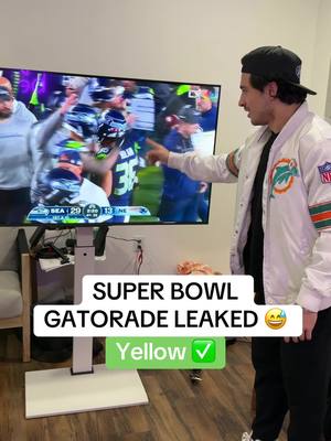 YELLOW @BetrJojo #SuperBowl #gatorade #football #seahawks 
