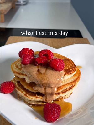 full day of eating ✨ - almond & raspberry pancakes  - sweet potato & quinoa tofu bowl  - matcha  - creamy basil high protein orzo  #wieiad #whatieatinaday #fulldayofeating #healthyfood #wellness 