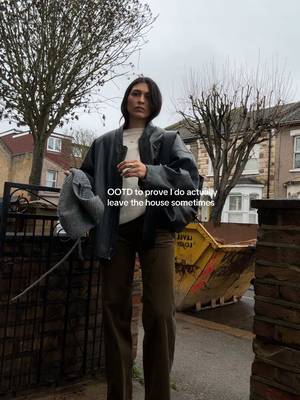🩶🩶🩶 #cordoroypants #comfyootd #winteroutfitinspo 