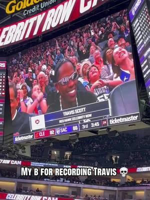 Travis Scott saw the camera 💀 (🎥:@silly billy) #travisscott #NBA 