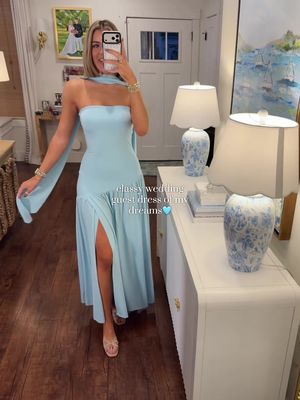 It looks and feels EXPENSIVE- it's actually inspired by a designer dress that is hundreds!👏🏻 SO elegant and classy and perfect for a wedding or vacay! I'm 5'9 wearing size M! #designerinspired #weddingguestdress #formaldress #springfashion #affordablefashion 