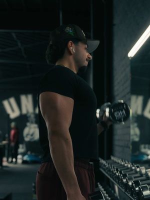 filmed and edited same day ⚡️ @DFYNE code | FOX 🍓 - men’s berry sweats L - men’s stealth tee S #GymTok #gymedit #edits #editingskills #dfyne 