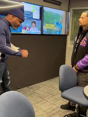 Watch how u talk to people. U never know when they mite pull on you. @royjonesjrofficial had me scared as hell. I’m not bout that BOXING LIFE #boxing #royjonesjr #fyp