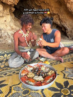 Eating lunch with a caveman in Yemen! #travel #socotra #yemen 