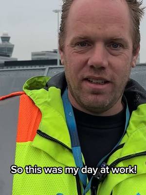 The KLM king is back 👑 And he's here to tell you about his work day👷‍♂️✈️ @Brake Operator Sander  #KLM #RoyalDutchAirlines #KingSander #Schiphol