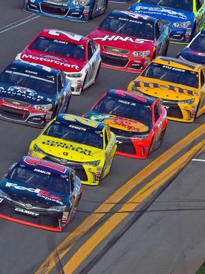 Still getting chills rewatching the drafting strategy that led to Denny Hamlin's 2016 Daytona 500 win. #TeamToyota #NASCAR 