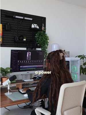 If your life runs on WiFi like mine, you need WiFi that’s ready for anything. @Spectrum #spectrumpartner #wifi #wfhsetup 