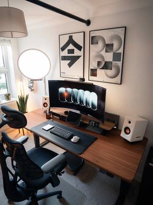 2 Light desk setup! The amaran Verge Max and Verge are super bright while being sleek and compact, perfect for creators who spend most of their time at their desk! #desk #desksetup #lighting @Asher 
