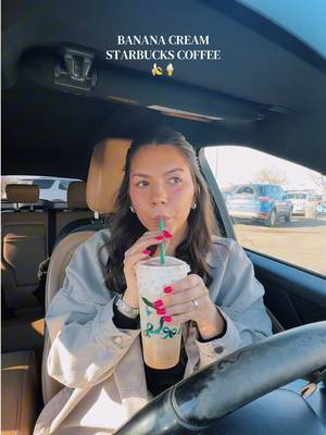 GO TRY THIS $5 BANANA CREAM DRINK FROM @Starbucks 🍦🍌✨ #lifestyleinfluencer #starbuckscoffee #starbucksvlog #starbucksdrinks 