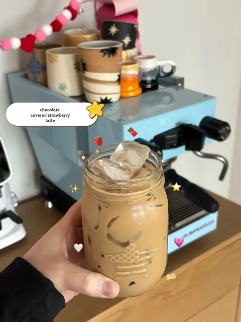 chocolate covered strawberry latte 🍓🍫