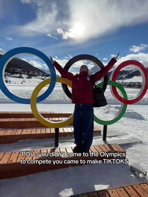 I’m initaliaaaaa @laurieblouin - and in fact I am competing but mainly tiktoking #olympics #teamcanada #snowboardgirl #italia #olympicprank 
