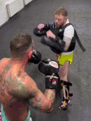 Miss blasting my cousin about like this …enjoying learning some new boxing skills but nothing compares to kicking the pads full power. #muaythai #liamharrison #motivation #padwork 