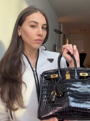 What’s in my bag  #birkinbag #birkin #birkin25 #hermes #hermesbirkin 