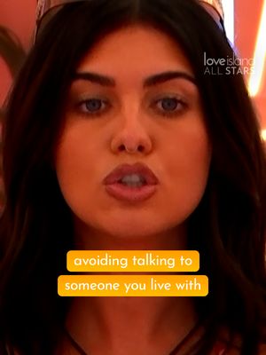 Who’s up for a game of hide & seek? Lucinda is, Belle not so much 🤭 #LoveIsland #AllStars  @bellehassan @lucinda