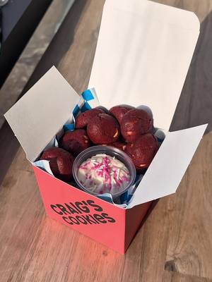Dunking with big Valentine’s energy 💘 Celebrate the season of love with our Red Velvet Dunkers! Paired with pink and white sprinkle cream cheese frosting dip, these limited edition Dunkers are the loveliest sweet treat. Only available in stores until Feb 14th 💕 #CraigsCookies #ValentinesDay #ValentinesDessert