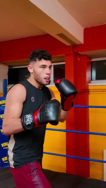 Experience in the corner. Work in the ring. Protection where it matters @maddogsboxingstore @maddogjnrr #Safejawz #Mouthguard #Gumshield #Boxing #Training 