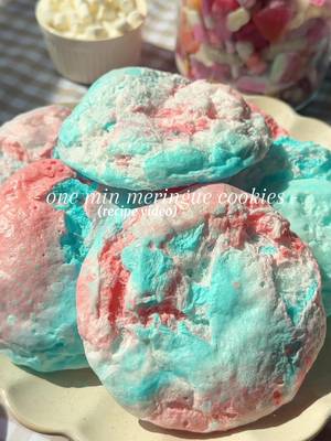 microwaveable meringue in 30 secs! the perfect sweet treat for Valentine’s day ♥️♥️ microwaveable meringue cookies recipe:  300g powdered sugar 1 egg white splash of vanilla extract (optional) food coloring (optional) mix the powdered sugar, egg white, and vanilla together until it forms a thick, smooth dough. it should feel like playdoh. soft, moldable, and not super sticky. if it’s too wet or sticking to your hands, add a little more powdered sugar until it gets to that texture. i like adding the food coloring after it turns into a dough since this recipe makes a pretty big batch. it’s more fun that way because you can split the dough and make a few different shades 🥰 roll into small balls, about 1 tablespoon each. place one ball at a time on a piece of parchment paper and microwave for 30 to 45 seconds, or until it puffs up and looks set on the outside. every microwave is different. once it puffs up and stops rising, stop the microwave right away or they’ll burn. let them cool completely so they can firm up, then enjoy~ #meringues #dessert #easydessert #pavlova