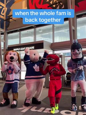 No better feeling than being with the fam 🤗💙 Get the whole family together and join us for our Family Day Game on Feb 16th at Scotiabank Arena! #Toronto #Marlies #AHL 