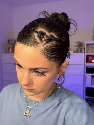 Replying to @nani.velas what do we think?! 💔 Mousse @RedkenUKI Touchable Texture #y2khairstyle #zigzagparting #valentineshair #hairstyleideas #updo 