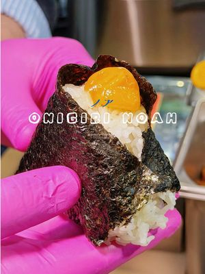 📍Onigiri Noah (Jubilee Marketplace) 📍145 West St Brooklyn, NY 11222 🍙 ONIGIRI NOAH IS THE REAL DEAL 🍙 Hidden inside Jubilee Marketplace at 145 West St, Greenpoint – @onigirinoah is serving up the most incredible onigiri in Brooklyn! 😍 What makes it special? They use premium rice from @the_rice_factory_usa + imported Japanese specialty ingredients. You can TASTE the difference! ✨ 🍙 TUNA MAYO – creamy, nostalgic perfection with Kewpie mayo. Customer fave for a reason! 🍙 PORK FLOSS – fluffy, flavorful with unconventional additions that give it a subtle kick. Nostalgic meets innovative! 🔥 🍙 CURRIED EGG YOLK – rich, comforting, absolutely delicious Each onigiri is made with such care and intention. These aren’t just rice balls – they’re crafted comfort food that hits different 💕 Perfect for a quick lunch or snack while exploring Greenpoint! Who’s grabbing onigiri with me? 🙋‍♀️ #OnigiriNoah #Greenpoint #BrooklynEats #JapaneseFood #Onigiri  ​​​​​​​​​