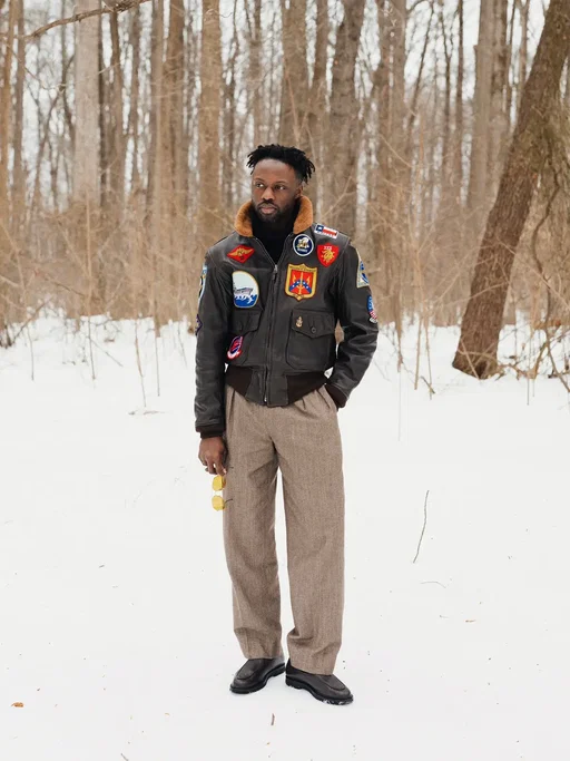 We’re stepping out in the Cockpit USA Movie Hero Top Gun Navy G-1 Jacket and trust me, this jacket makes an entrance before you even say a word. Quick backstory. The G-1 isn’t just a fire leather piece. It’s legacy. Born on U.S. Navy carrier decks in the 1930s and ’40s. Salt in the air. Engines roaring. Pilots geared up. Over time, it became more than uniform. It became attitude. Then Hollywood amplified the myth, and the icon status was sealed. This version? It nods to that golden era. The patches. The presence. The story stitched into every panel. But what really hits? The energy. It’s got that seasoned, vintage military confidence without forcing it. You throw it on and your posture shifts. Shoulders back. Chin up. Main character mode even if you’re just grabbing coffee. We’ll talk craftsmanship in another post. That deserves its own spotlight. For now, just catch the winter backdrop in Washington, D.C. Snow on the ground. Cold in the air. Navy leather cutting through it like it was built for this moment. That’s how we’re kicking things off. #mensfashiontips #leatherjacket #vintagestyle #menswearstyle #styleinspirations 