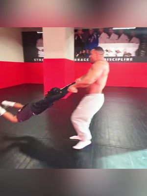 Only solution is the strap🤣🔫 #wrestling #bodybuilding #deenthegreat #foru #fyp 