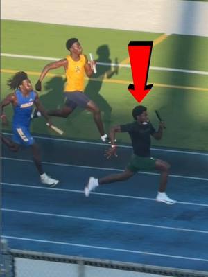 He was FLYING. SHEESH 🤯🔥 #shorts #trackandfield #fast #speed #highlights 