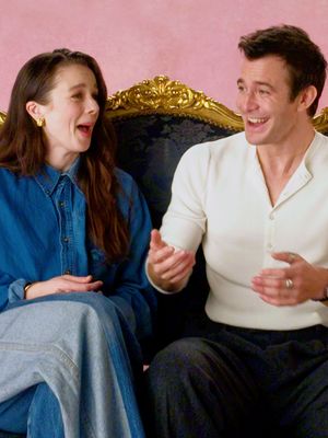 Can’t get enough of Claudia Jessie and Luke Thompson’s IRL sibling chemistry. #Bridgerton