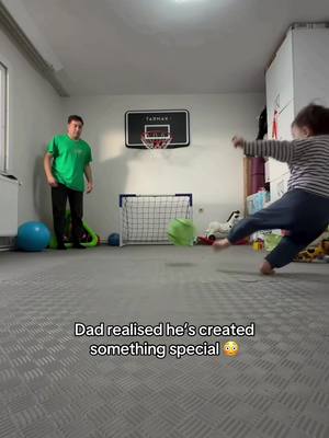 He’s 2 and a half years old 🤯 how could you possibly have learned to plant your standing foot like that and lean your body like that already? 😭  (Via: @footballerbulutproject) #football #footballtiktok #footy #futbol 