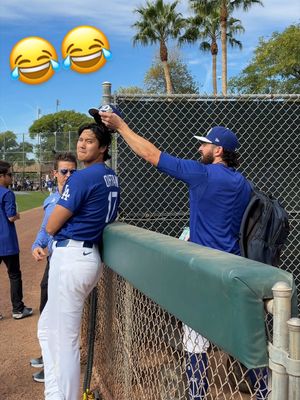 Alex messing with Shohei. 🤣 #dodgers #sports #losangeles #funny 
