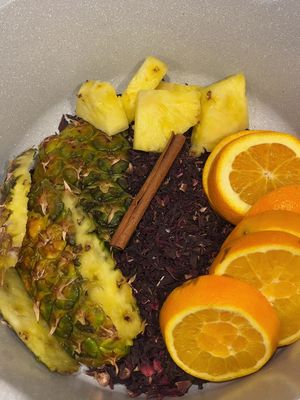 Evenings with home made zobo drink. (Hibiscus tea/juice) #selfcarevenings #hibiscus #zobodrink #zoborecipes #sundaycalm 