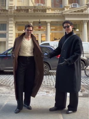 This is how easy men make friends in NYC @bielvalldo 