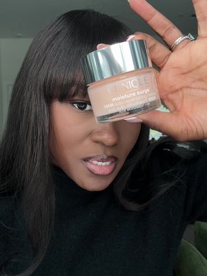 Sharing my 2026 favorites so far, and this one deserves the spotlight ✨ @Clinique Moisture Surge 100H has been keeping my skin plump, hydrated, and glowing around the clock. Do you want part two? #favorites  #CliniquePartner #Skincare #MoistureSurge