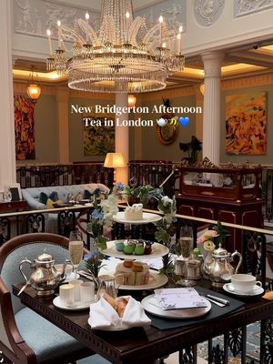 If you’re a huge Bridgerton fan, you need to try this gorgeous afternoon tea in London 🫖💙🐝✨ 📍 The Lanesborough, London #bridgerton #bridgertonseason4 #london #afternoontea #hightea 