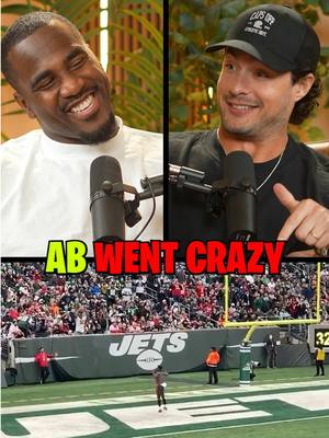 Lavonte David on the time Antonio Brown walked off in the MIDDLE of a game 🤣  #bucsnation #tampabaybuccaneers #pittsburghsteelers #lasvegasraiders #nflpodcast 