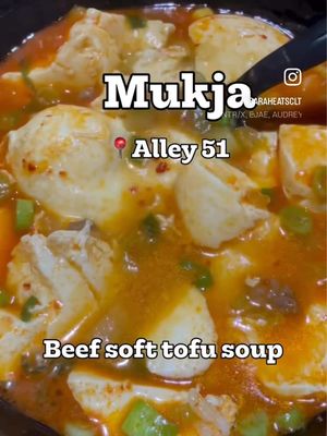 🤩Do you have favorite lunch spots? ➡️Alley 51 in Pineville, NC is quickly becoming my go-to place for a quick, yet delicious lunch. And I seem to always hit up Mukja, a Korean stall that has the best dishes, like the beef soft tofu soup or the udon soup and perfectly fried dumplings.  📲 @mukja.clt @_alley51_  #koreanfood #foodcourt #asianfood #charlotte #mukja